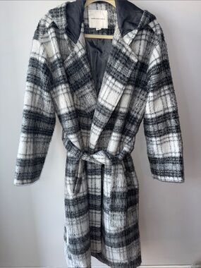 American Eagle Outfitters Gray and White Plaid Teddy Jacket-Long